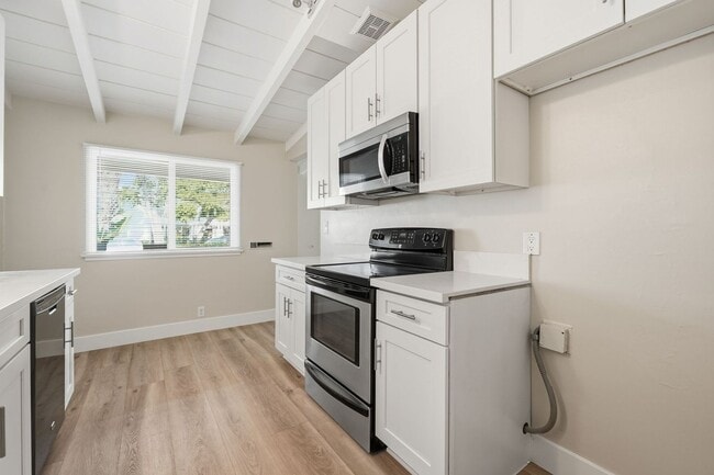 Photo - 610 Heliotrope Ave Unit 610