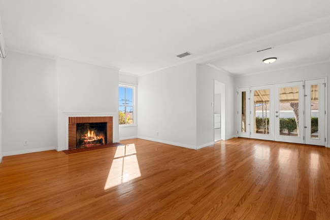 Photo - 2801 N Myers St