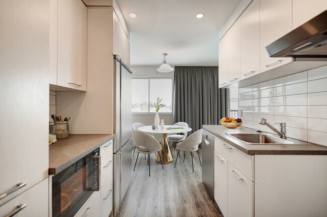 Photo - Place Charlesbourg