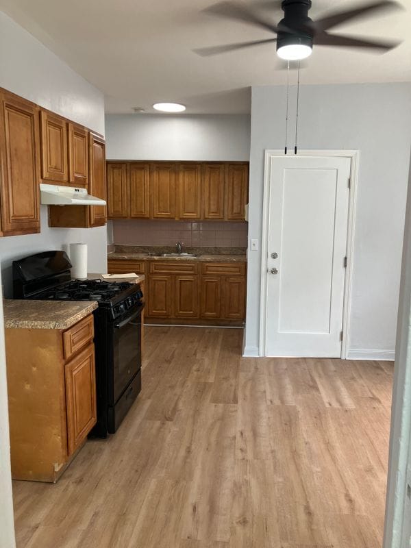 Photo - 132 W 19th St