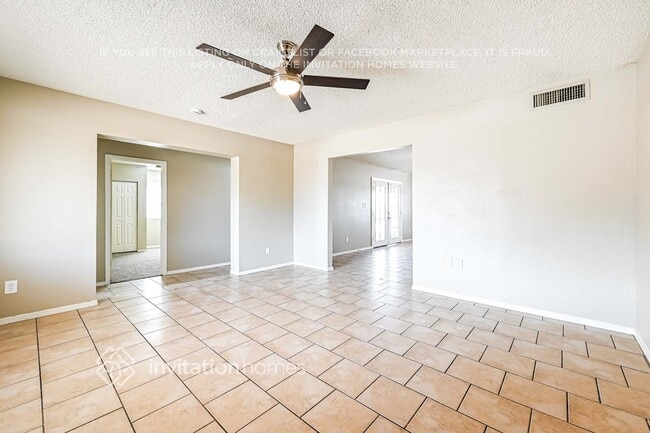 Photo - 11628 N 49th Dr