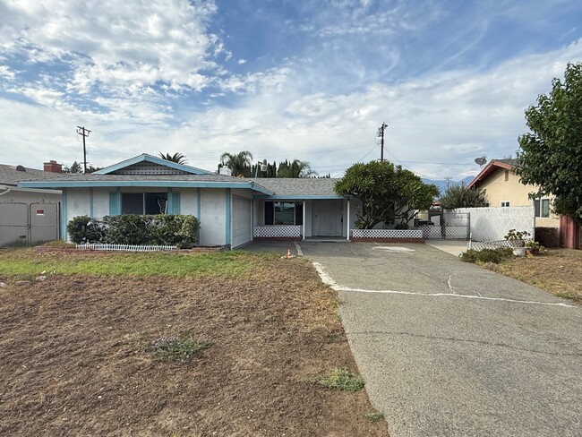 Building Photo - 4980 Lincoln Ave Rental
