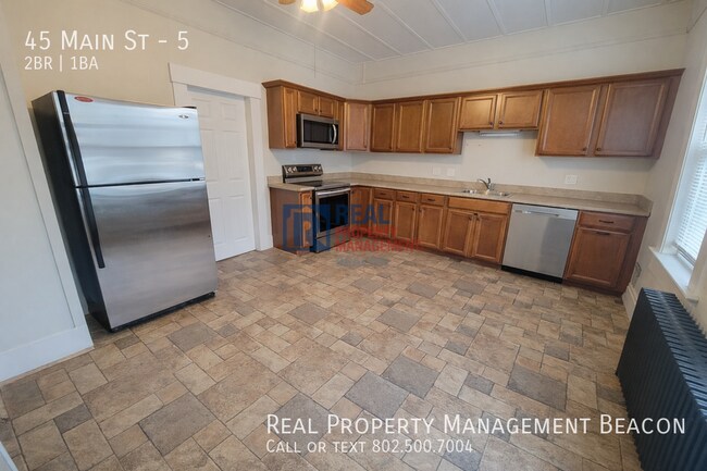 Building Photo - 45 Main St Unit 5