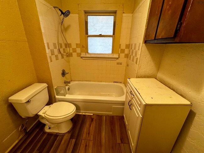 Photo - 512 N Lamar St