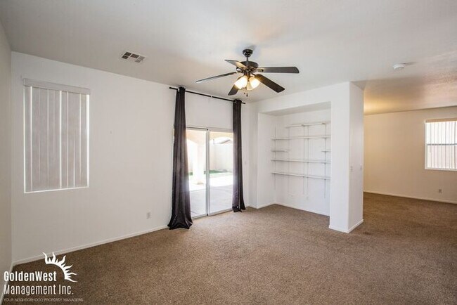 Photo - Bright & Spacious 3Bdm 2.5Ba Home with Private Backyard in Las Vegas