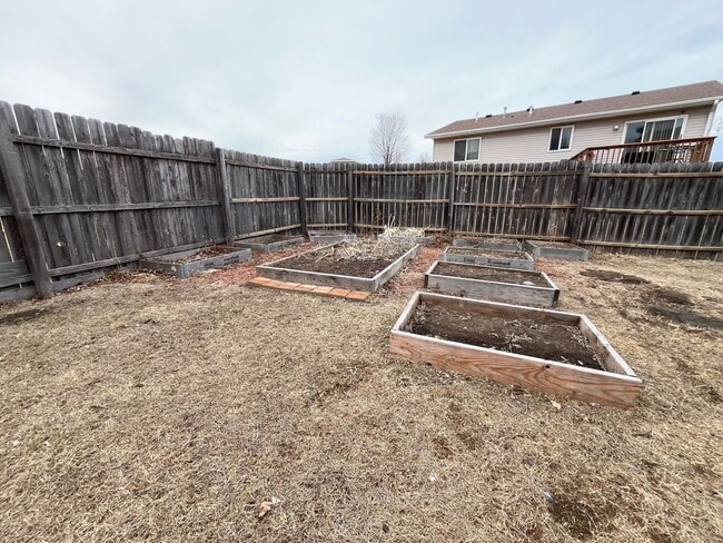 Photo - 3 Bed/2 Bath Home w/ Fenced in Yard!