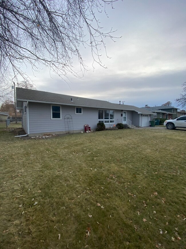 Photo - 2304 Hewitt Dr