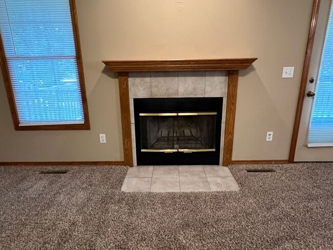 Photo - 3 Bedroom with Large Covered Deck in southwest Springfield