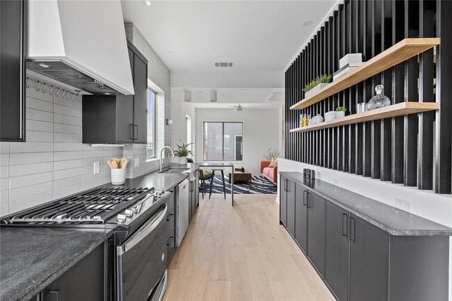 Photo - 700 Denson Dr Unit 2102