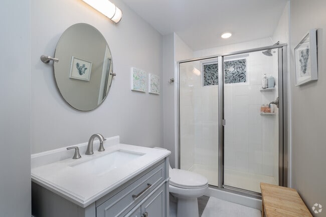 2BR, 1BA - 850SF - Bath