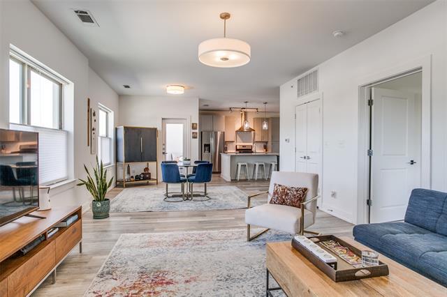 Building Photo - 5710 McCommas Blvd Unit 301