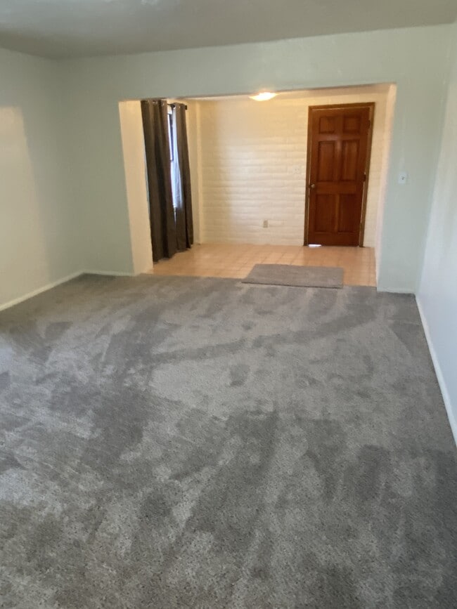 Photo - 143 E District St