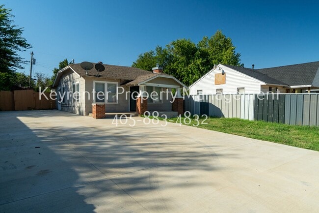 Photo - 338 SE 41st St