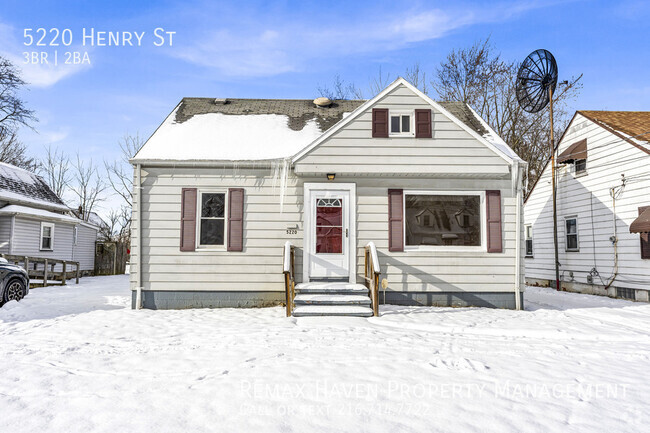 Building Photo - 5220 Henry St Rental