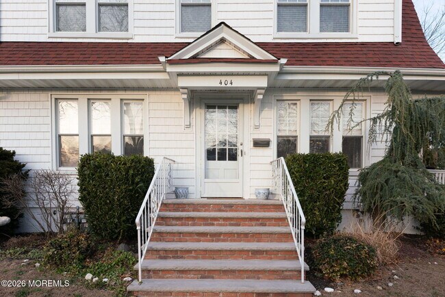 Photo - 404 Monmouth Ave