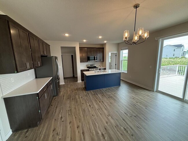 Photo - 670 Lambert Dr