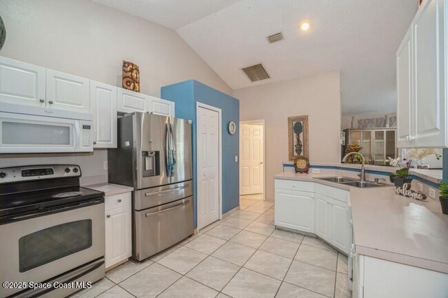 Photo - 437 Ward Rd SW