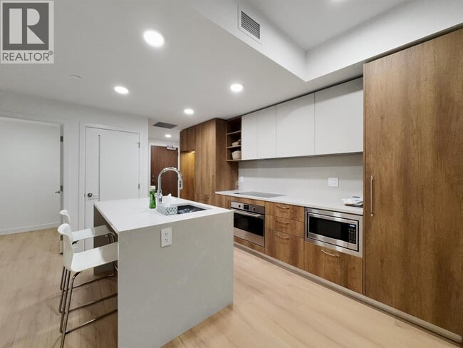 133 W 49th Ave Unit 3xx