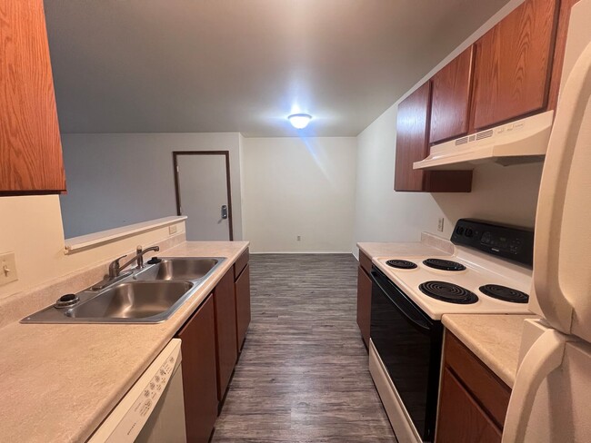 Photo - Spacious Two Bedroom Apartment! Sparta Schools! Unit 501 Donna Street NW