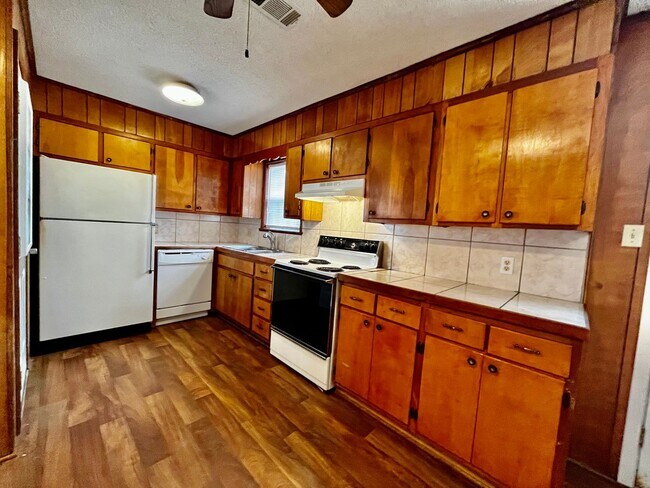 Photo - 120 Western Hills Dr