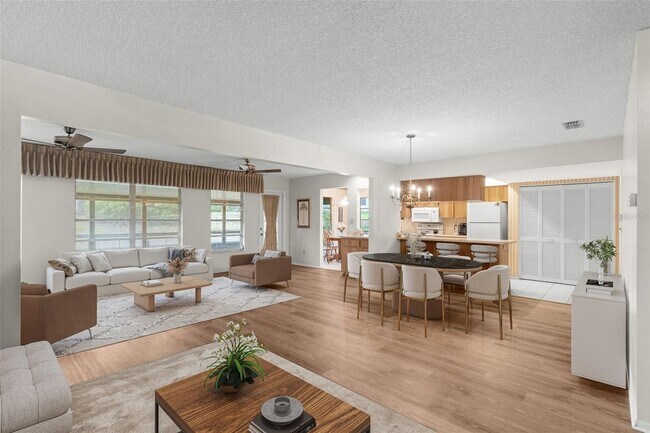 Photo - 1218 Gillespie Dr N