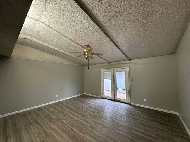 Photo - Great location!! Dont miss this 3 Bed house with a good rent