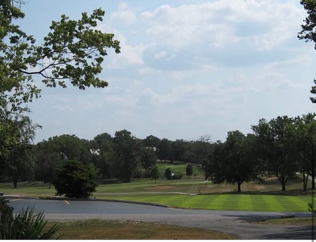Photo - 2205 Country Club Dr