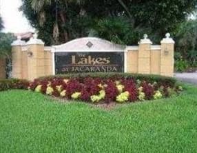 Building Photo - 10773 Cleary Blvd Unit 111