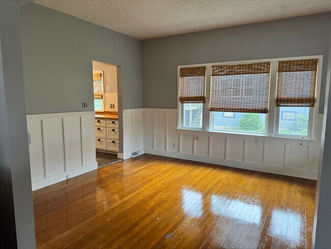 Photo - 305 NW 6th St