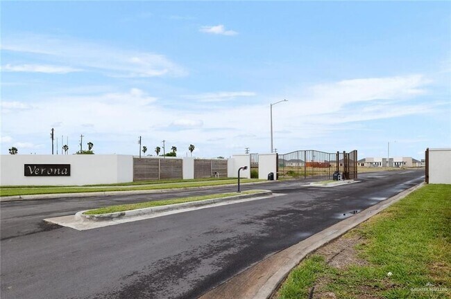 Photo - 1415 Petri Dr Unit 1