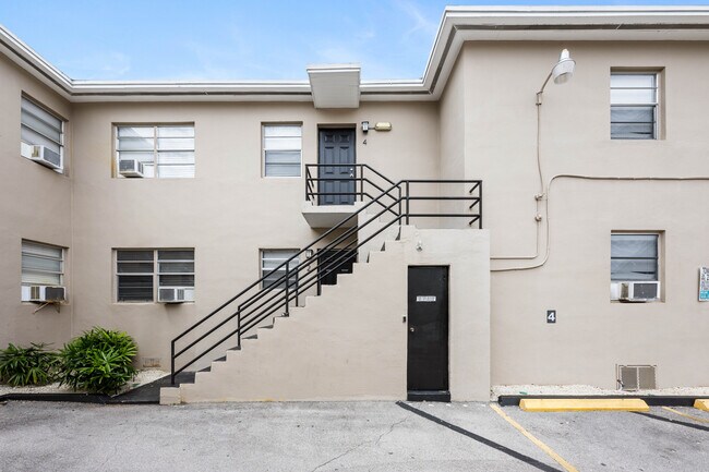 821-825 SW 5th St