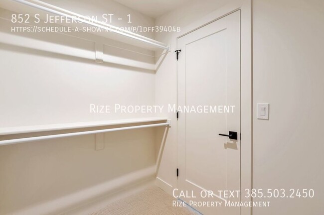 Photo - 852 Jefferson St W