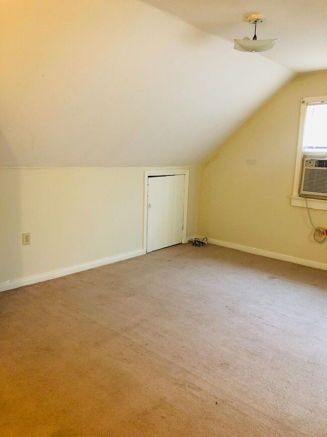 Photo - Adorable 3 bdrm/1 bath Home Located in Desirable West End!