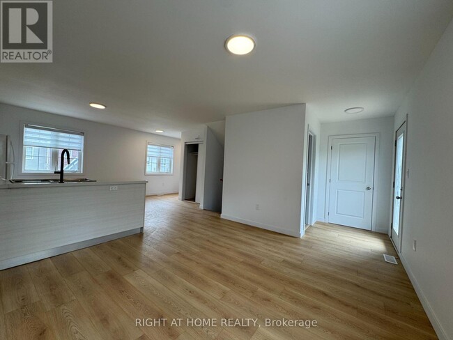 Photo - 113 HighRiver Trl