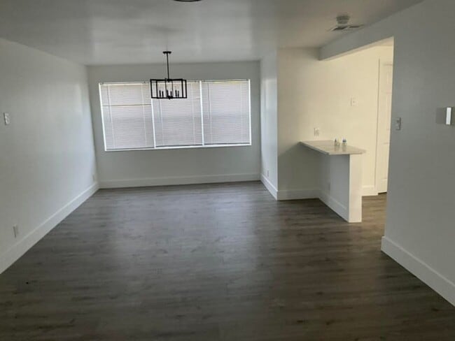 Photo - 5662 Parke Ave