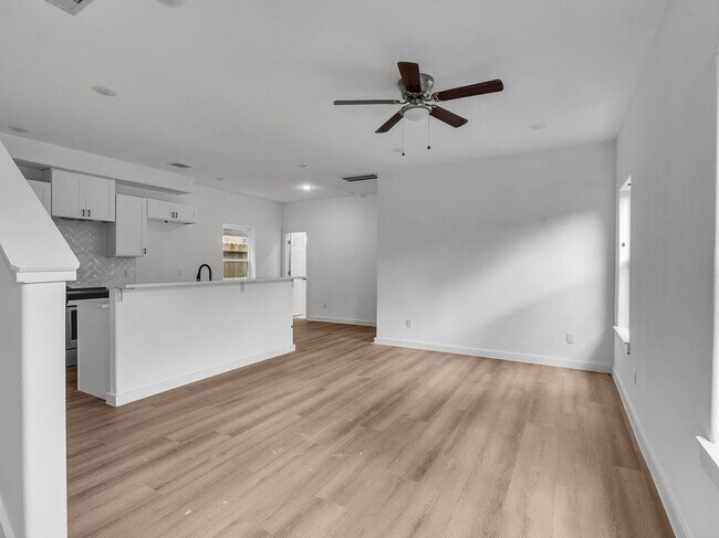 Photo - 8623 Homewood Ln Unit B