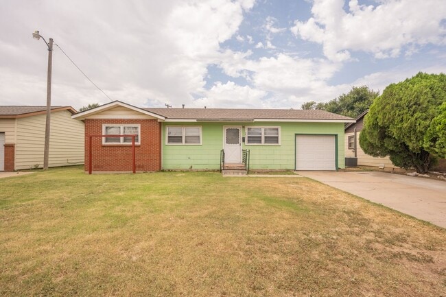 Photo - Three Bedroom Home for Lease!