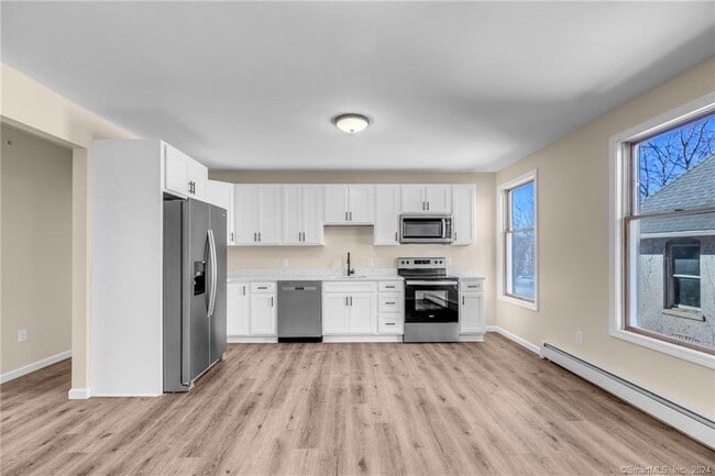 Building Photo - 51-53 Russ St Unit 51D Rental