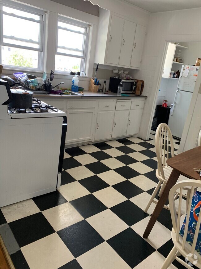 Building Photo - 881 Broadway Unit 2 Rental