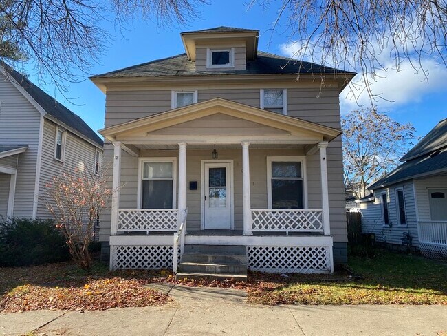Photo - 1021 Mc Reynolds Ave NW Casa
