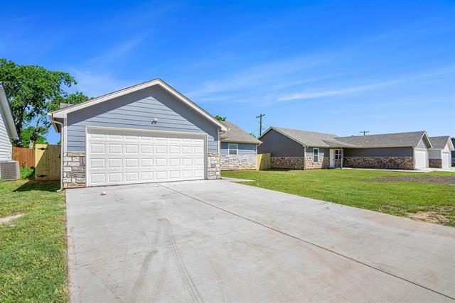 Photo - 417 S Cleburne Whitney Rd