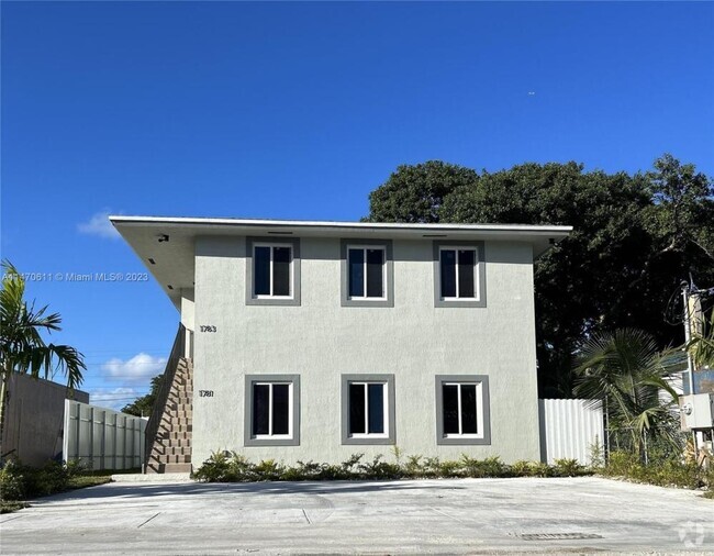 Building Photo - 3 bedroom in Miami FL 33147 Rental