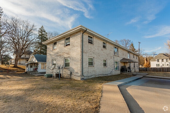 Building Photo - 402 W Eldora Ave Unit D Rental