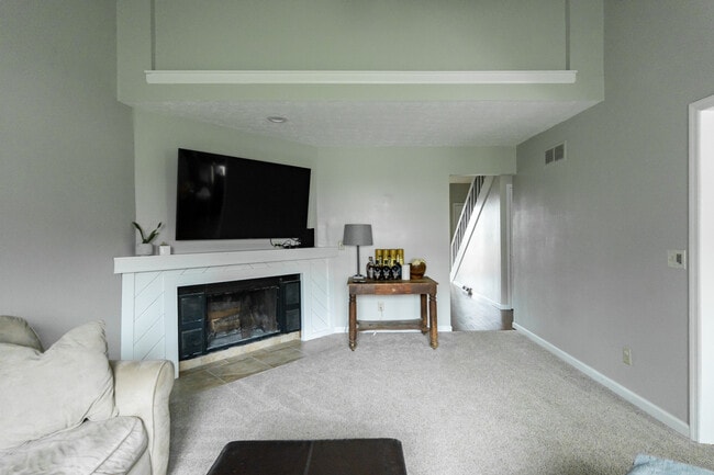Photo - 67 Groton Dr