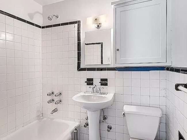 Photo - 44 Remsen St Unit 8