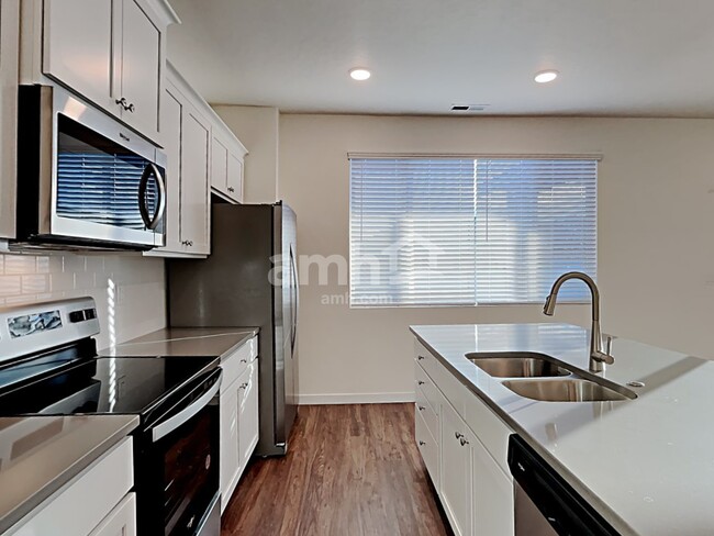 Photo - 9499 W Chino St
