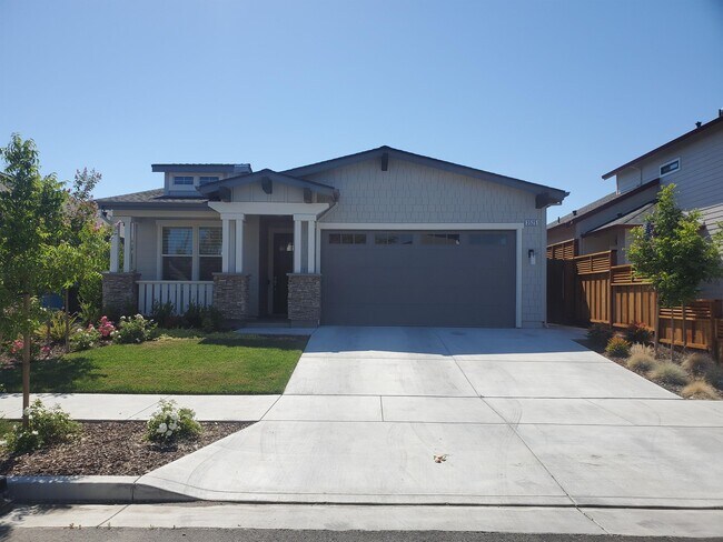 Building Photo - 3525 Santiago Dr Rental