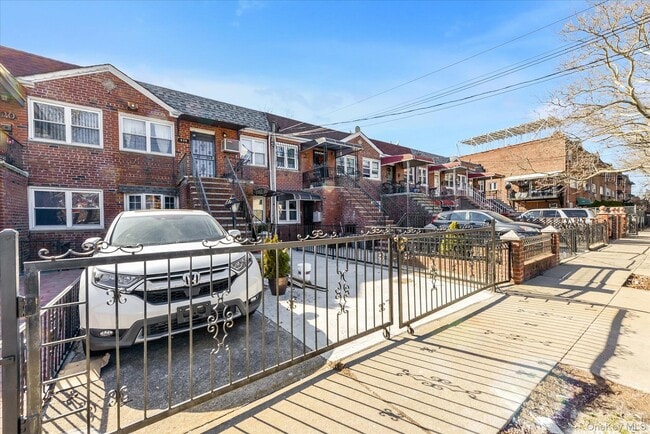 Building Photo - 638 E 84th St Unit 2