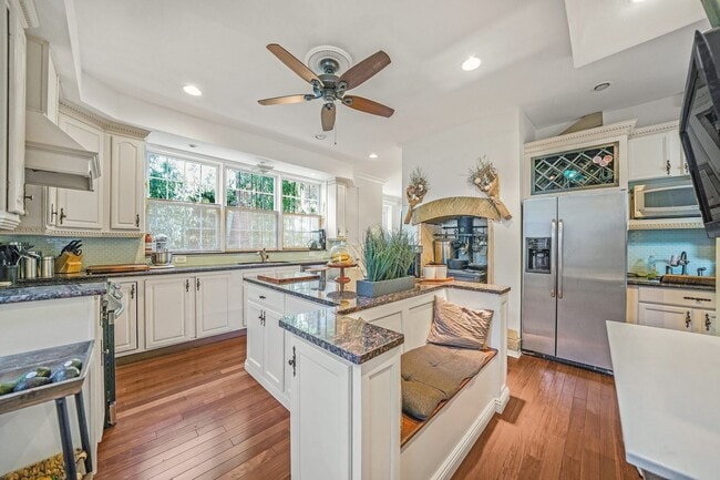 Building Photo - Fully Renovated with Historic Charm Home