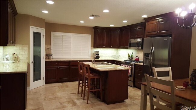 Photo - 17937 Magnolia Blvd